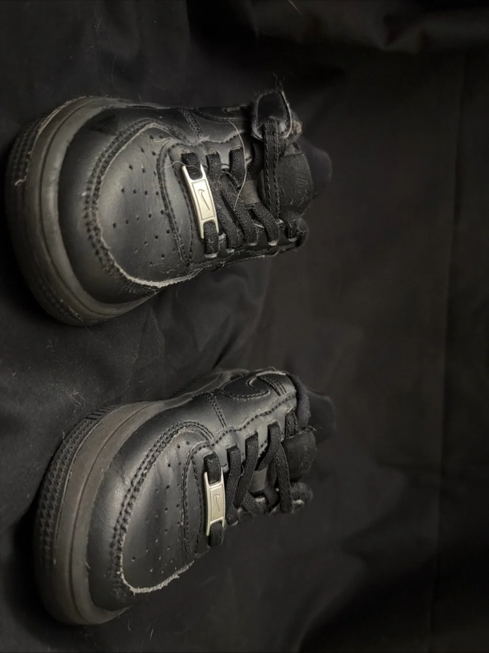 Nike Kids Black Low-Top Leather Sneakers